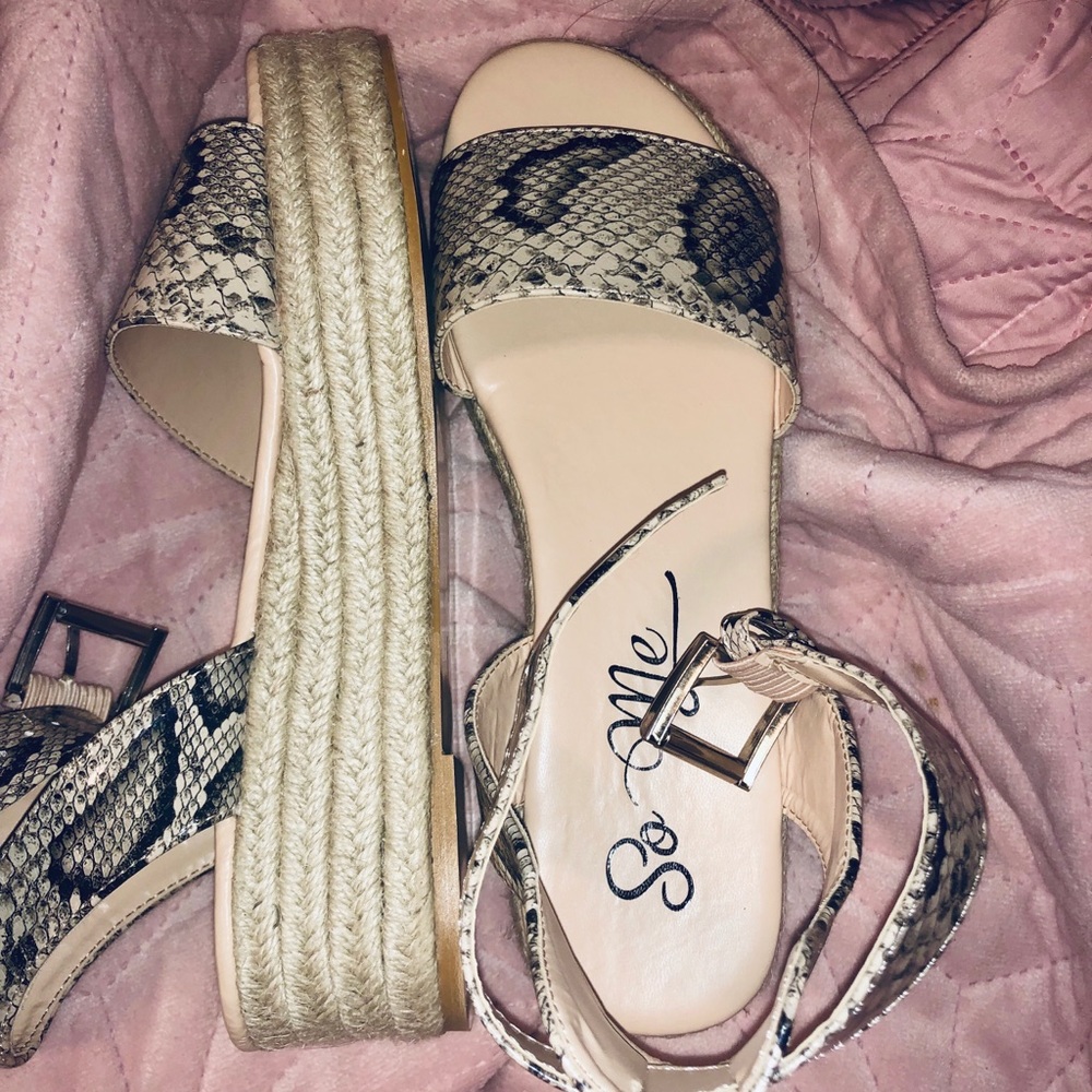 Forever 21 flat wedges size 8,5